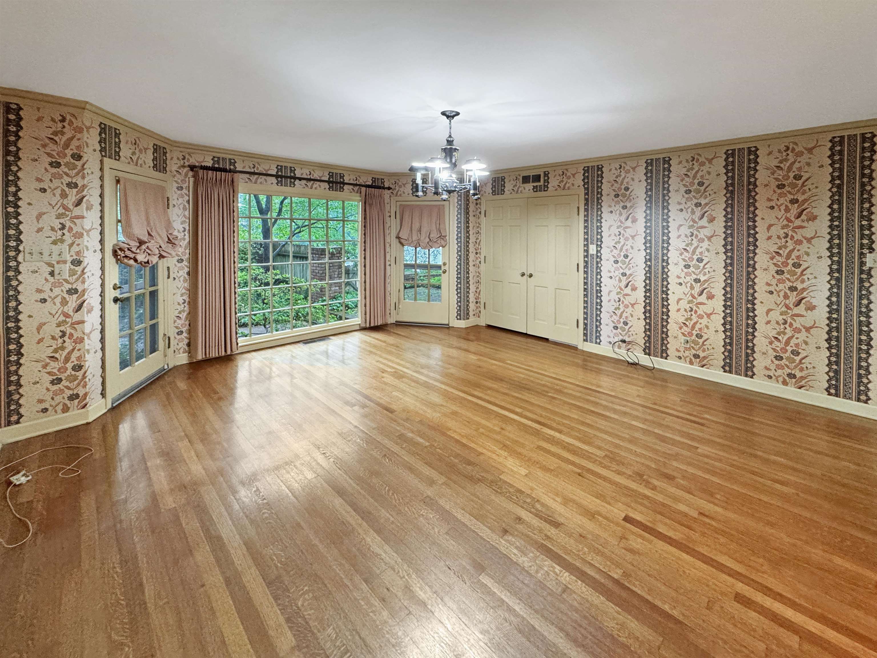 Memphis, Tennessee 38128, United States, 5 Bedrooms Bedrooms, ,3 BathroomsBathrooms,Residential,Pending,122653