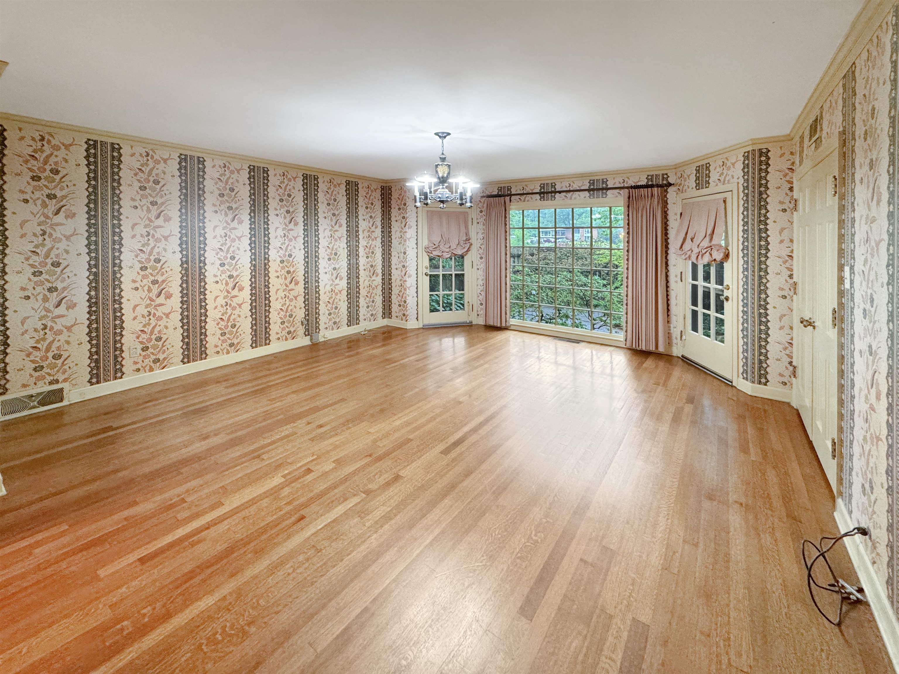 Memphis, Tennessee 38128, United States, 5 Bedrooms Bedrooms, ,3 BathroomsBathrooms,Residential,Pending,122653