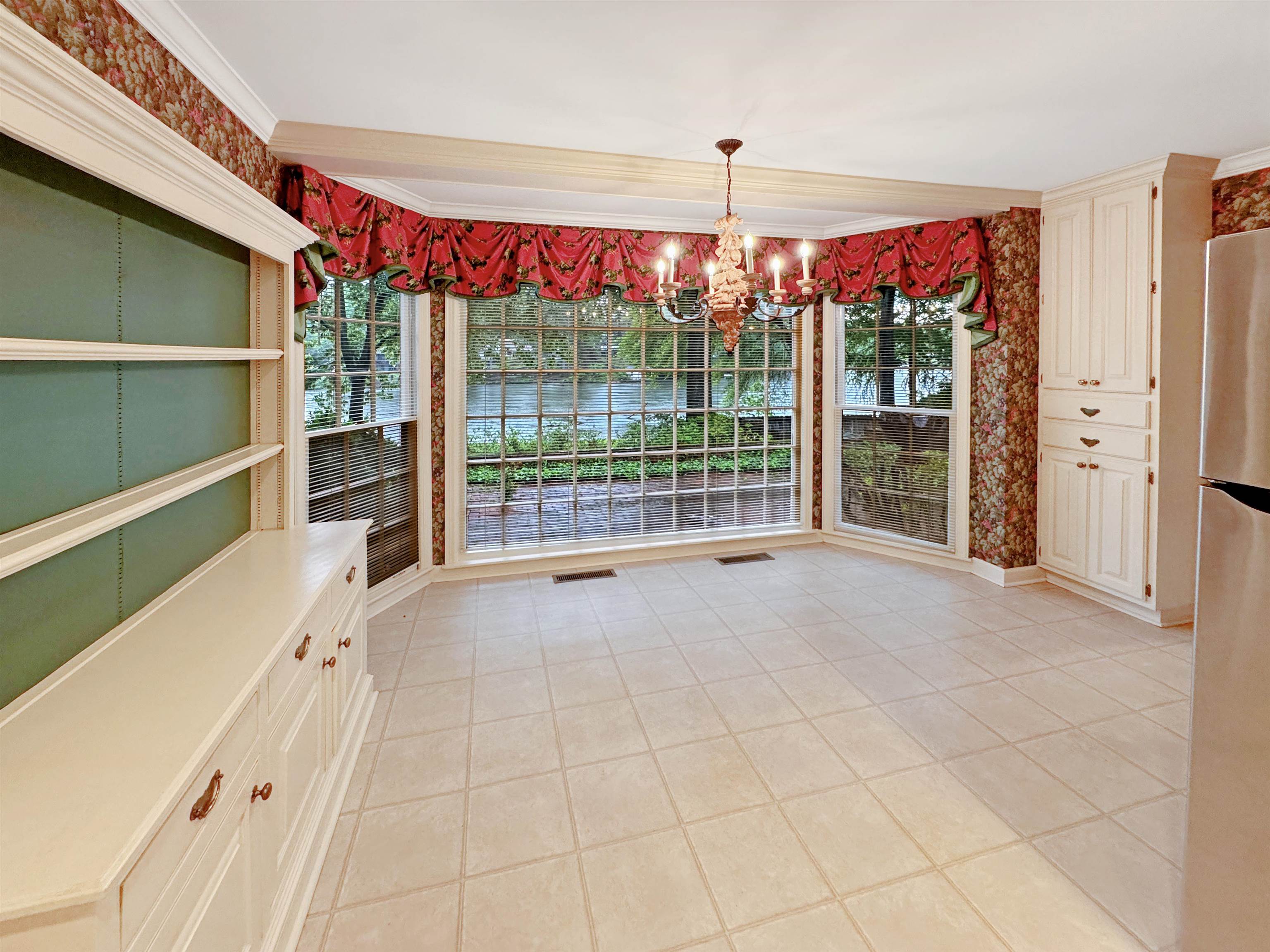 Memphis, Tennessee 38128, United States, 5 Bedrooms Bedrooms, ,3 BathroomsBathrooms,Residential,Pending,122653