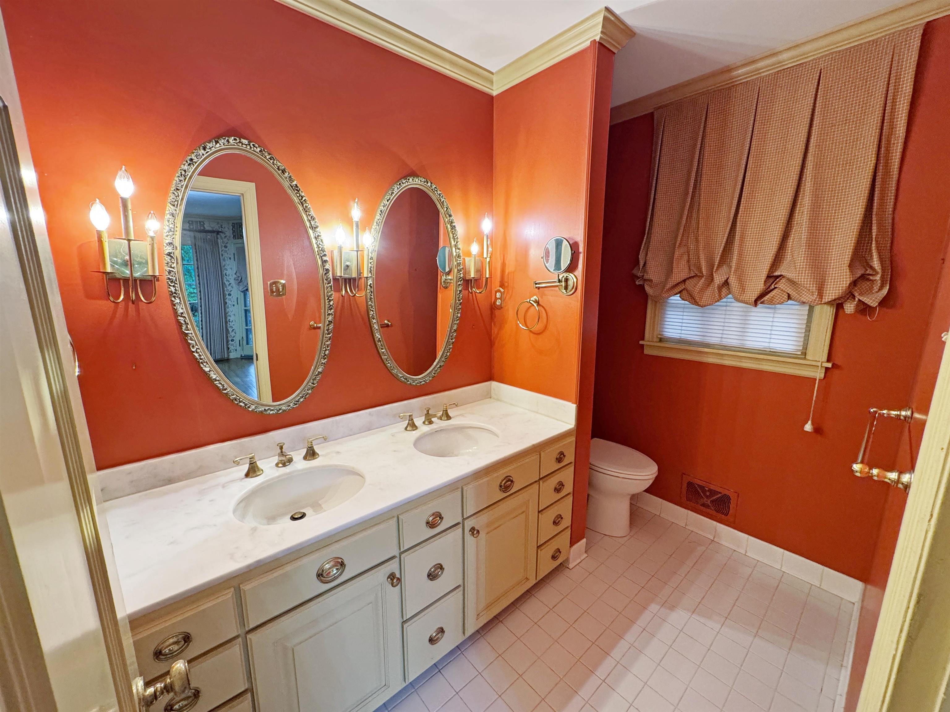 Memphis, Tennessee 38128, United States, 5 Bedrooms Bedrooms, ,3 BathroomsBathrooms,Residential,Pending,122653