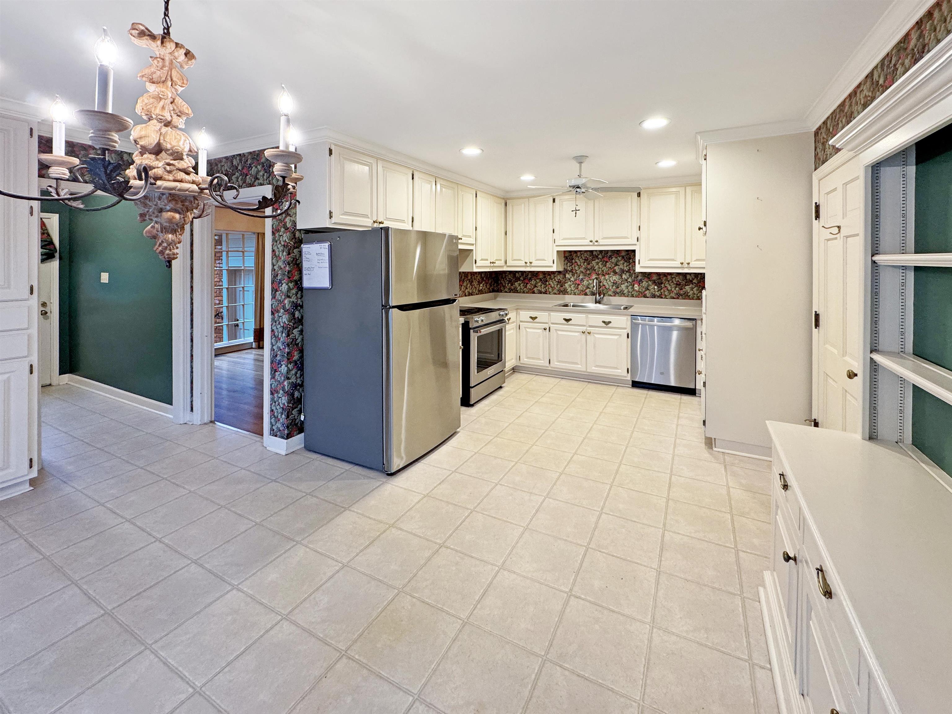 Memphis, Tennessee 38128, United States, 5 Bedrooms Bedrooms, ,3 BathroomsBathrooms,Residential,Pending,122653