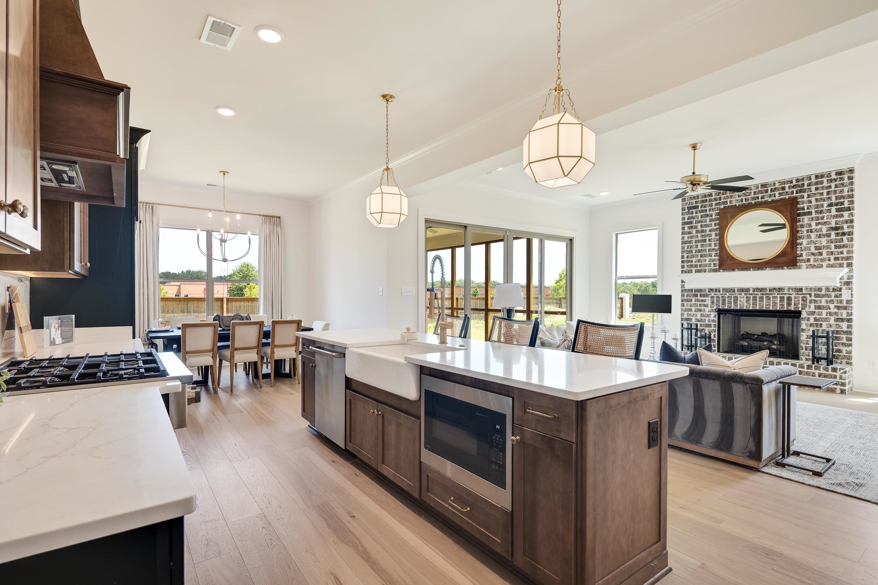 Arlington, Tennessee 38002, United States, 5 Bedrooms Bedrooms, ,3 BathroomsBathrooms,Residential,Active,45407