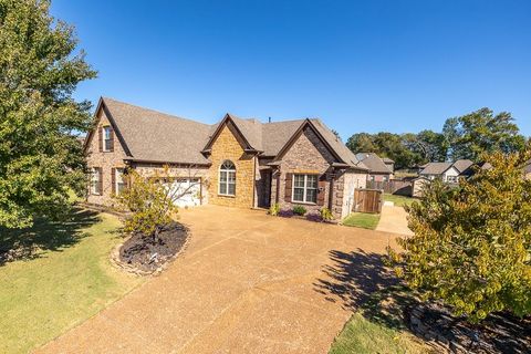 Photo of 50 SHERATON CV, Oakland, TN 38060 (MLS # 10207877)