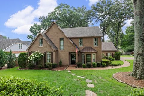 Photo of 1928 RIVERDALE DR, Germantown, TN 38138 (MLS # 10226099)