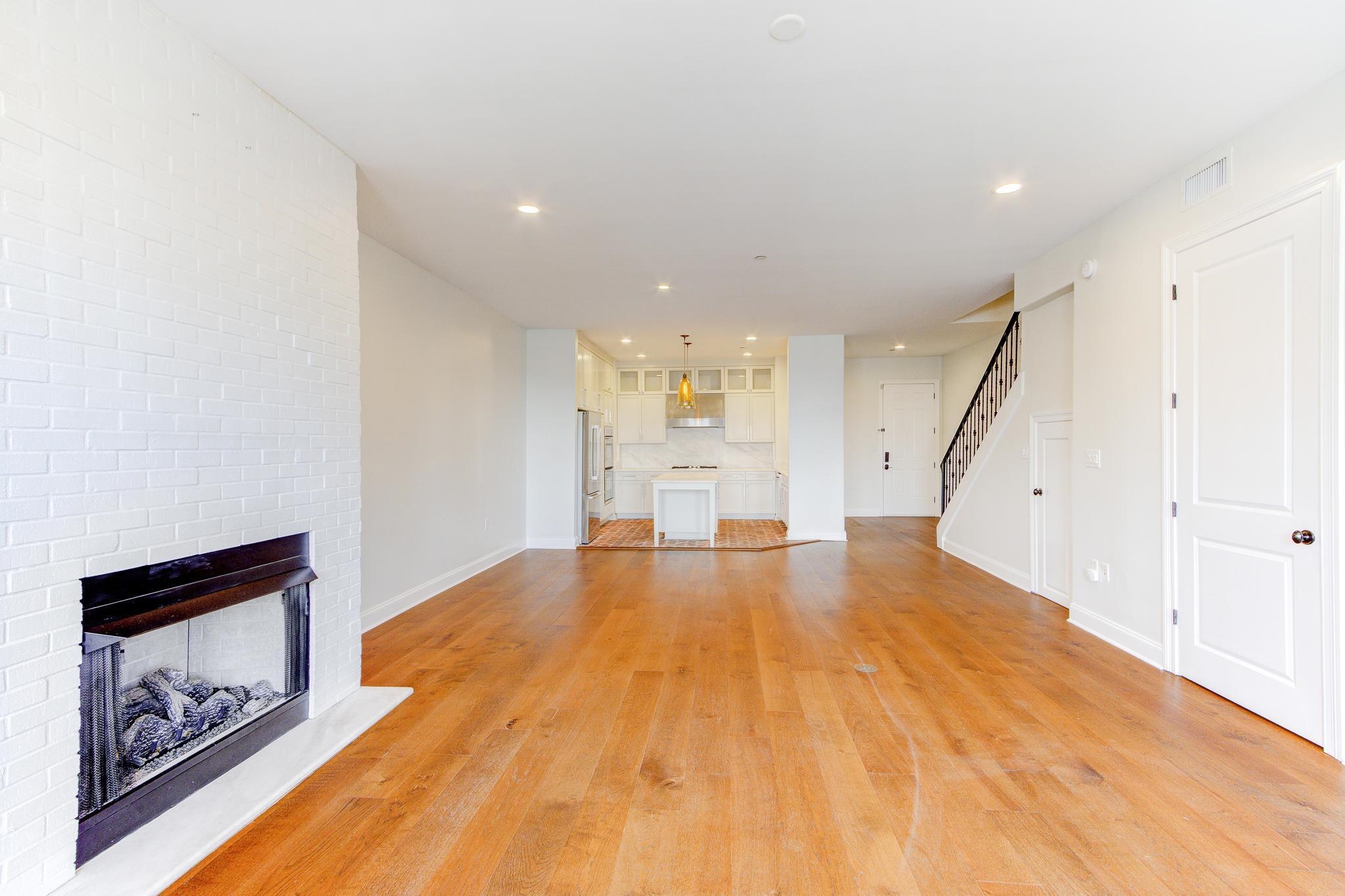 Memphis, Tennessee 38103, United States, 2 Bedrooms Bedrooms, ,3 BathroomsBathrooms,Residential,Active,175048