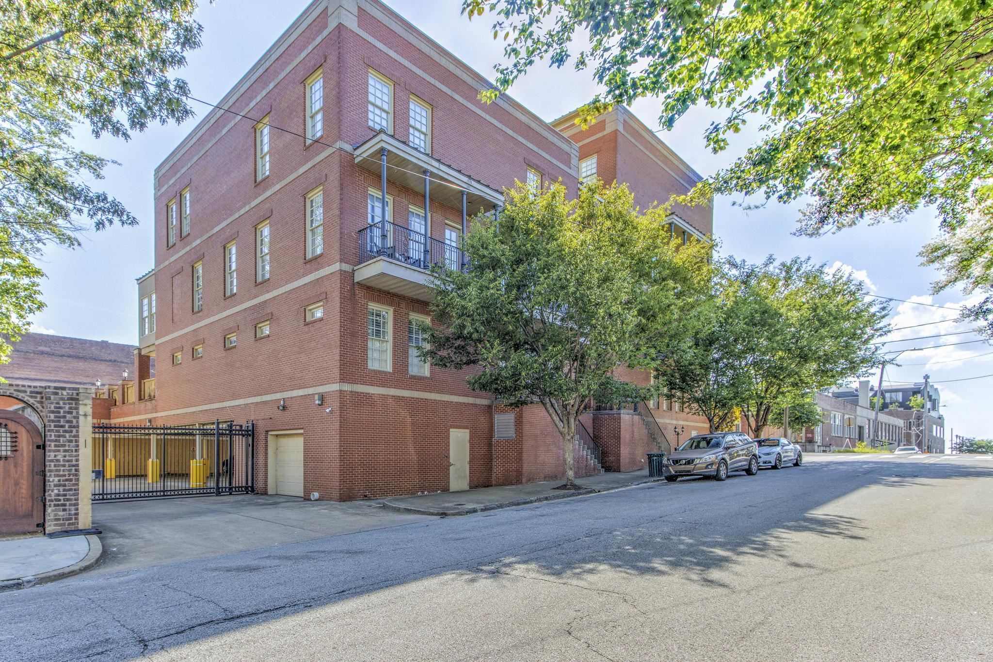 Memphis, Tennessee 38103, United States, 2 Bedrooms Bedrooms, ,3 BathroomsBathrooms,Residential,Active,175048