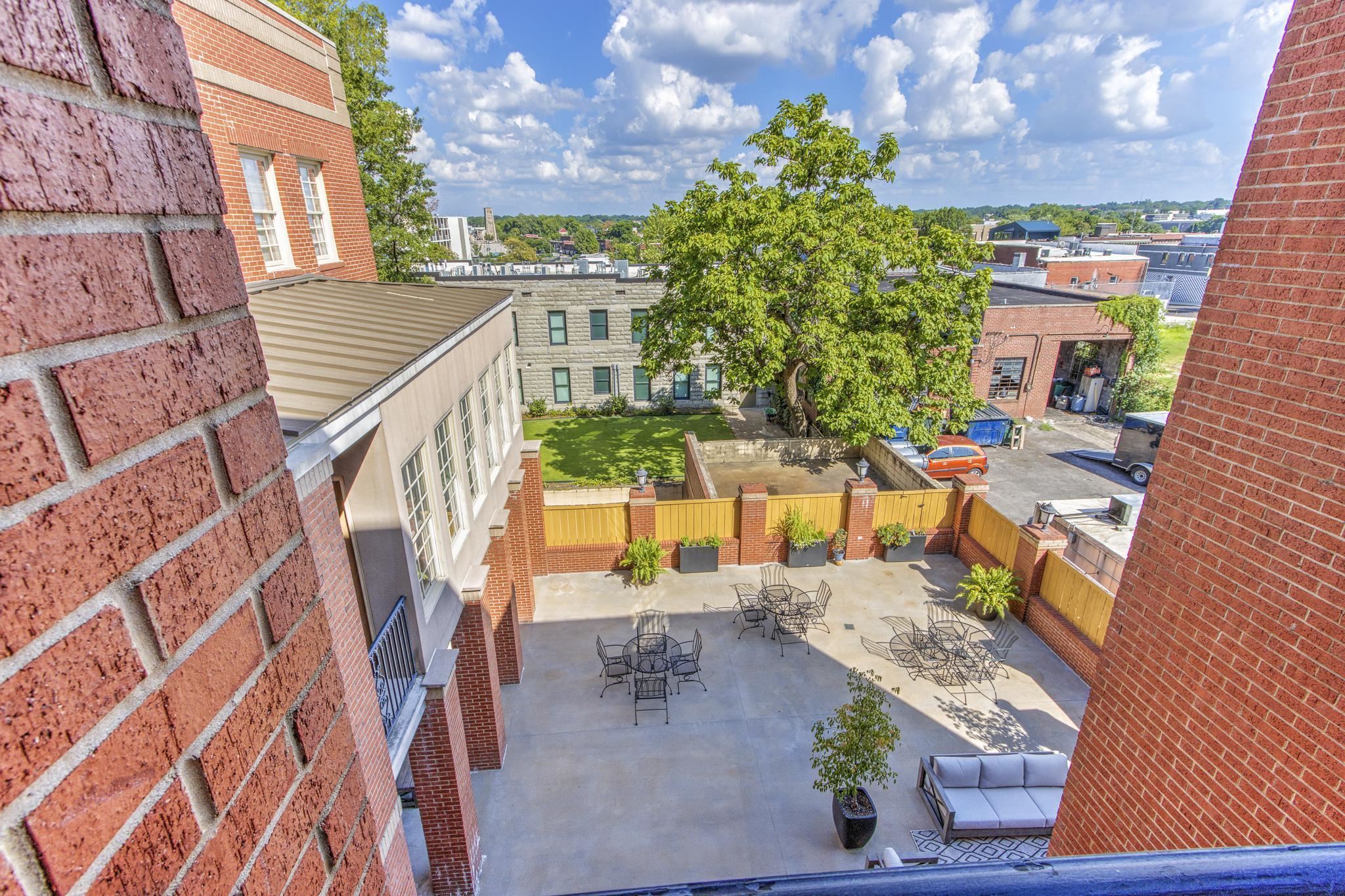 Memphis, Tennessee 38103, United States, 2 Bedrooms Bedrooms, ,3 BathroomsBathrooms,Residential,Active,175048