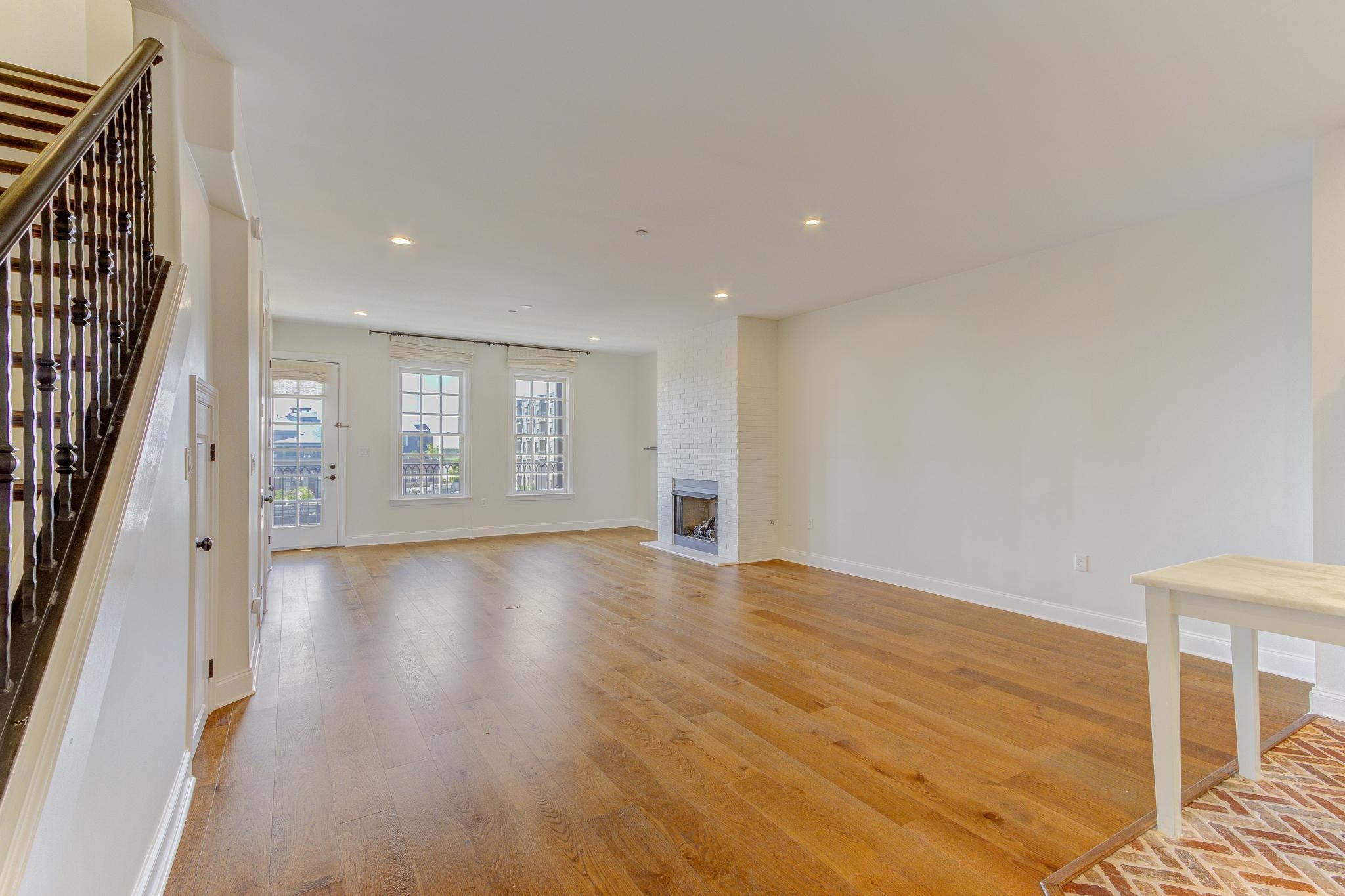 Memphis, Tennessee 38103, United States, 2 Bedrooms Bedrooms, ,3 BathroomsBathrooms,Residential,Active,175048