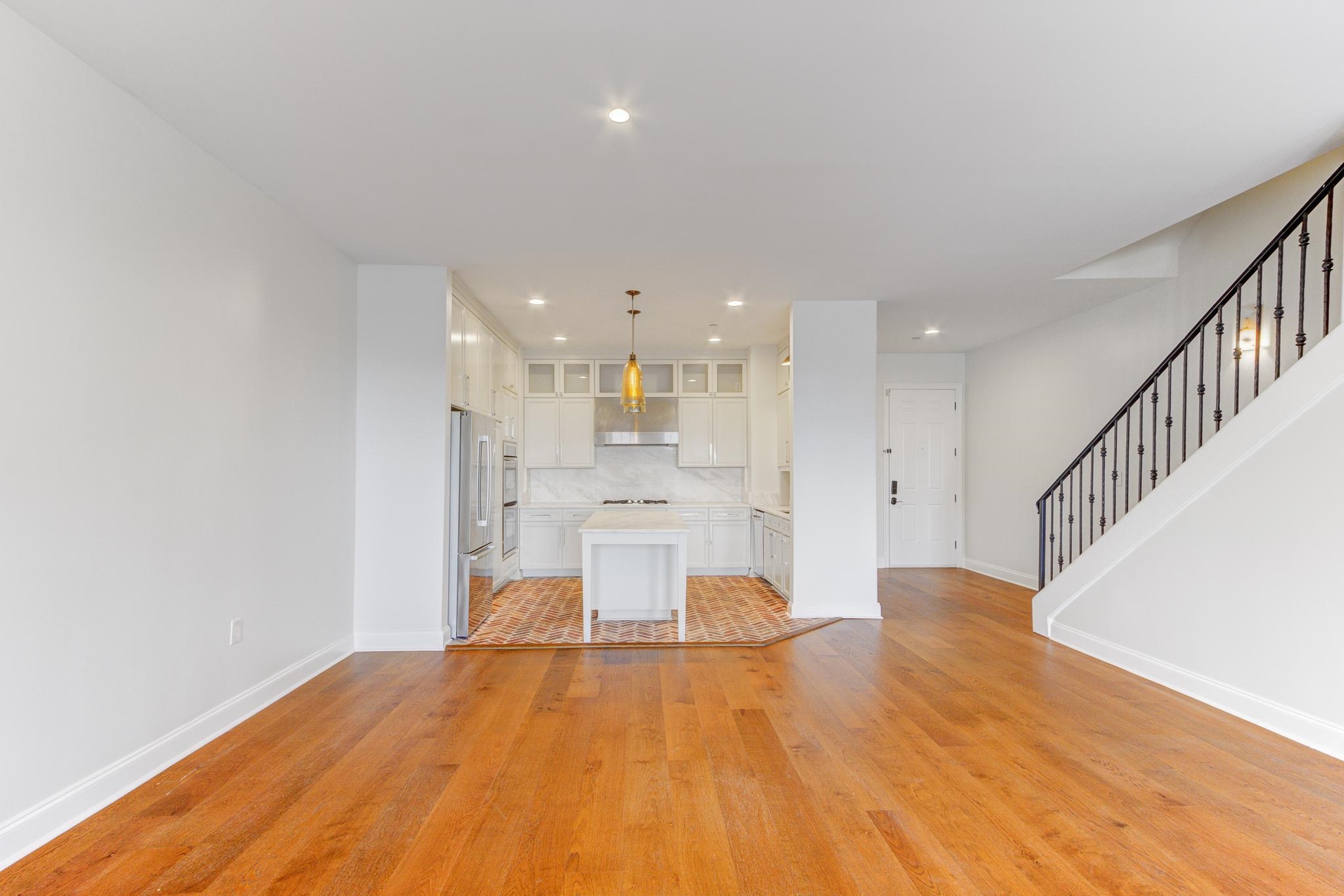 Memphis, Tennessee 38103, United States, 2 Bedrooms Bedrooms, ,3 BathroomsBathrooms,Residential,Active,175048