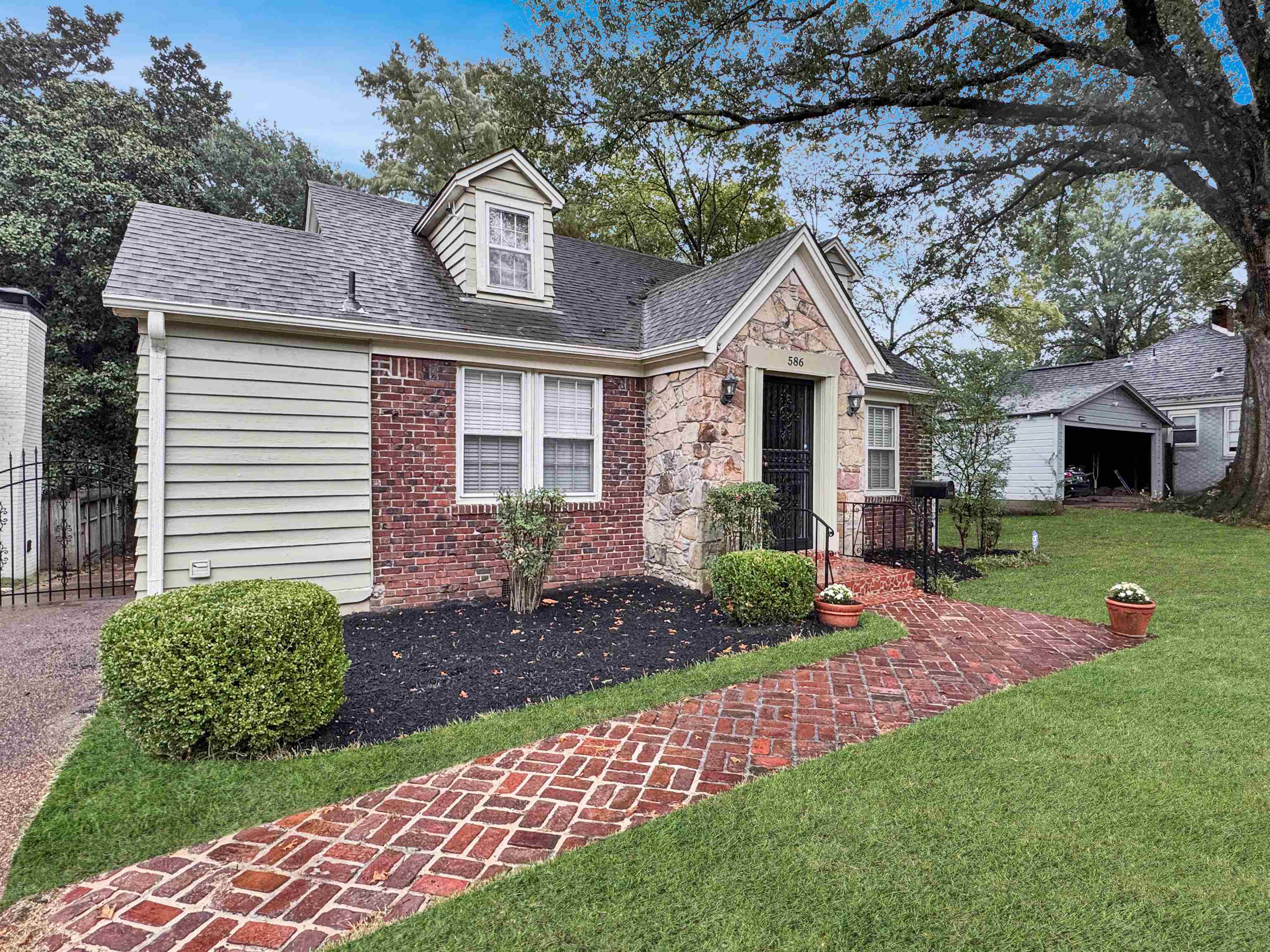 Memphis, Tennessee 38111, United States, 2 Bedrooms Bedrooms, ,1 BathroomBathrooms,Residential,Active,223741