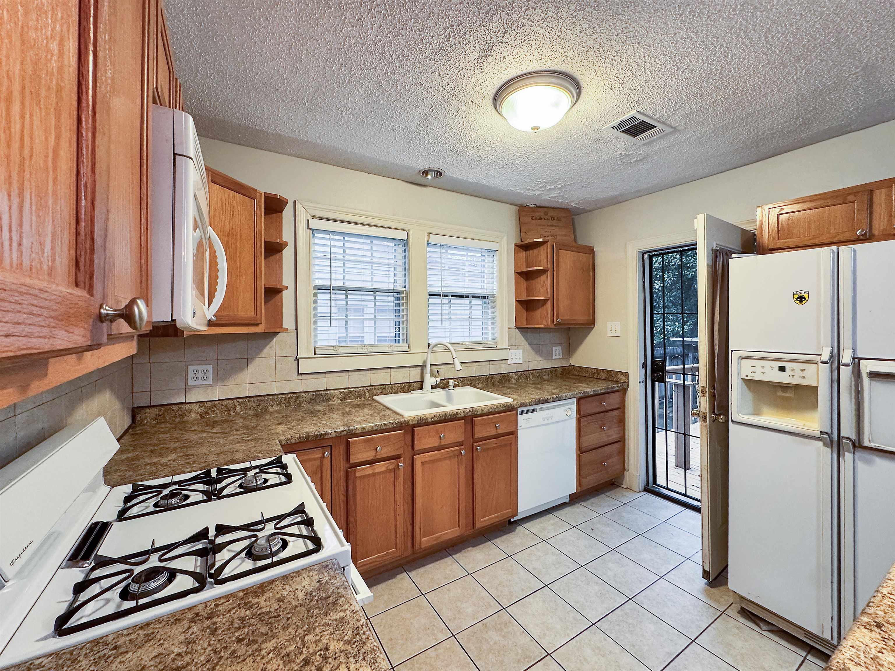 Memphis, Tennessee 38111, United States, 2 Bedrooms Bedrooms, ,1 BathroomBathrooms,Residential,Active,223741