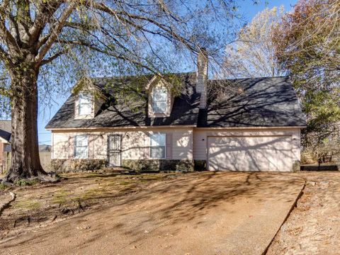 Photo of 6055 HOLLYHEIGHTS CV, Millington, TN 38053 (MLS # 10211295)