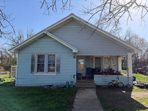 Photo of 690 PATTERSON RD, Savannah, TN 38372 (MLS # 10216878)