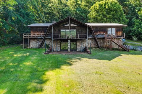 Photo of 6074 HWY 438 W HWY, Linden, TN 37096 (MLS # 10199927) Photo of 6074 HWY 438 W HWY, Linden, TN 37096 (MLS # 10199927)