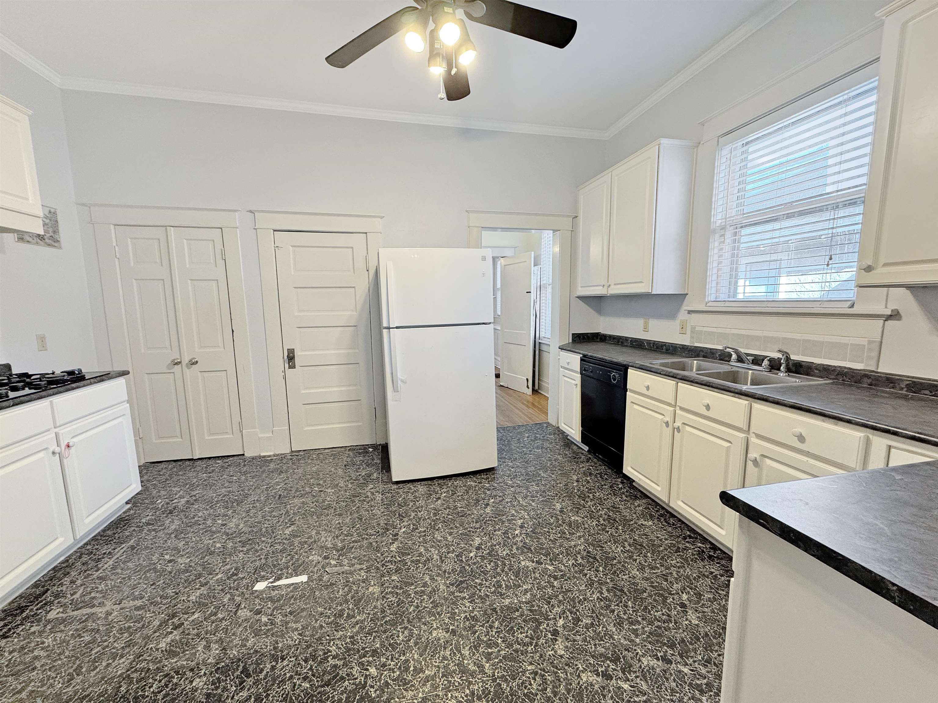 Memphis, Tennessee 38112, United States, 3 Bedrooms Bedrooms, ,2 BathroomsBathrooms,Residential,Active,79937