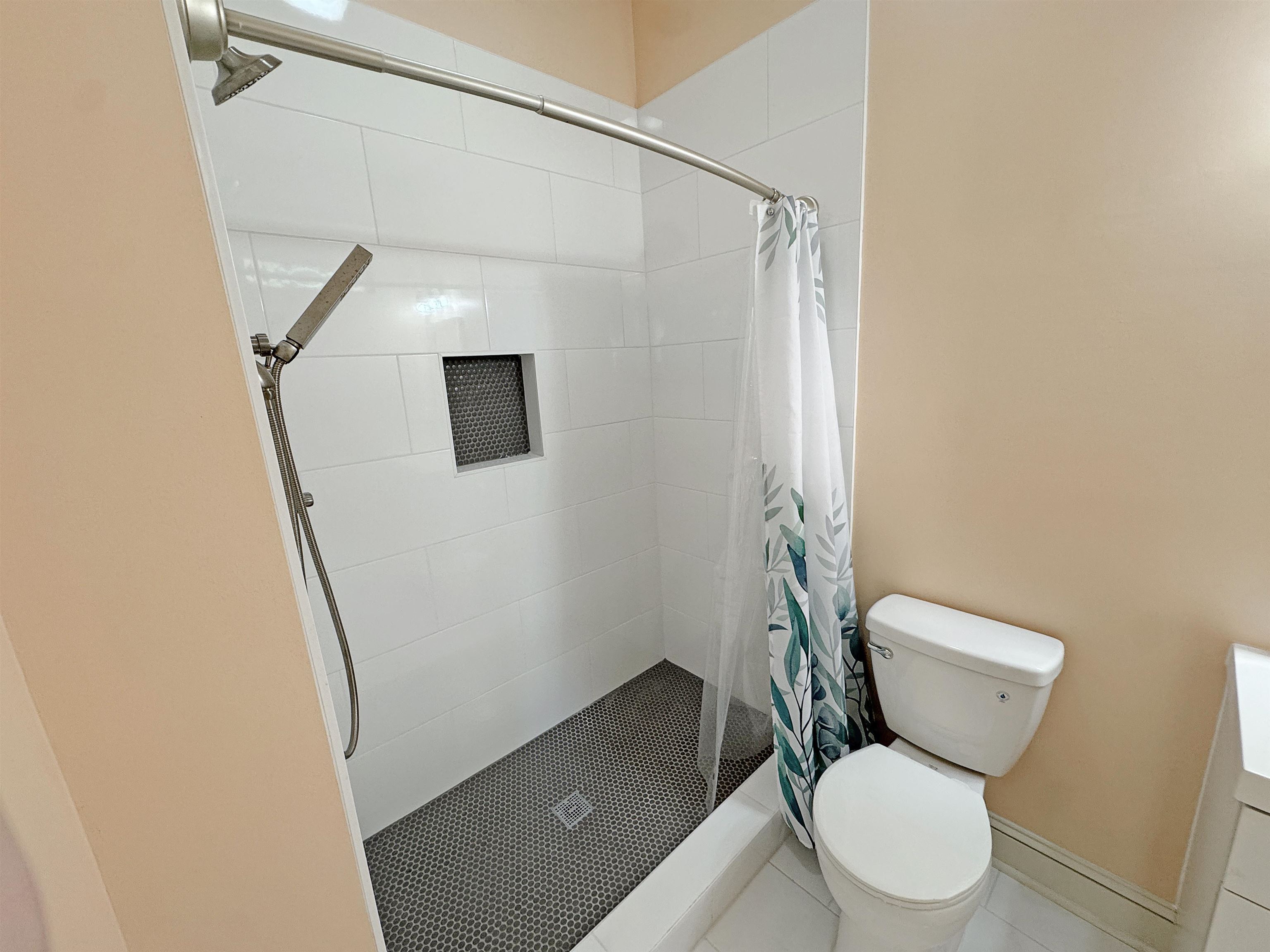 Memphis, Tennessee 38112, United States, 3 Bedrooms Bedrooms, ,2 BathroomsBathrooms,Residential,Active,79937