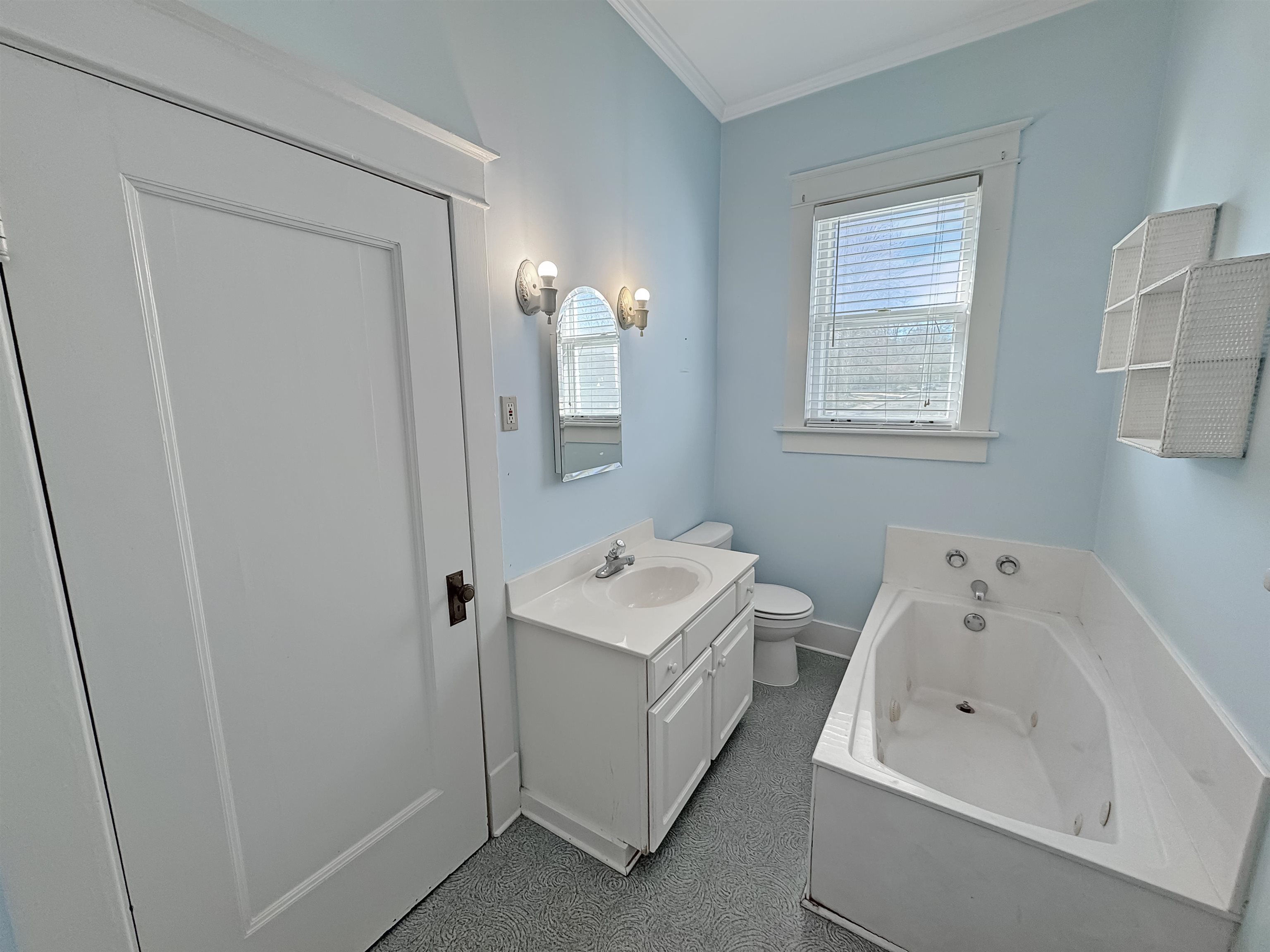 Memphis, Tennessee 38112, United States, 3 Bedrooms Bedrooms, ,2 BathroomsBathrooms,Residential,Active,79937