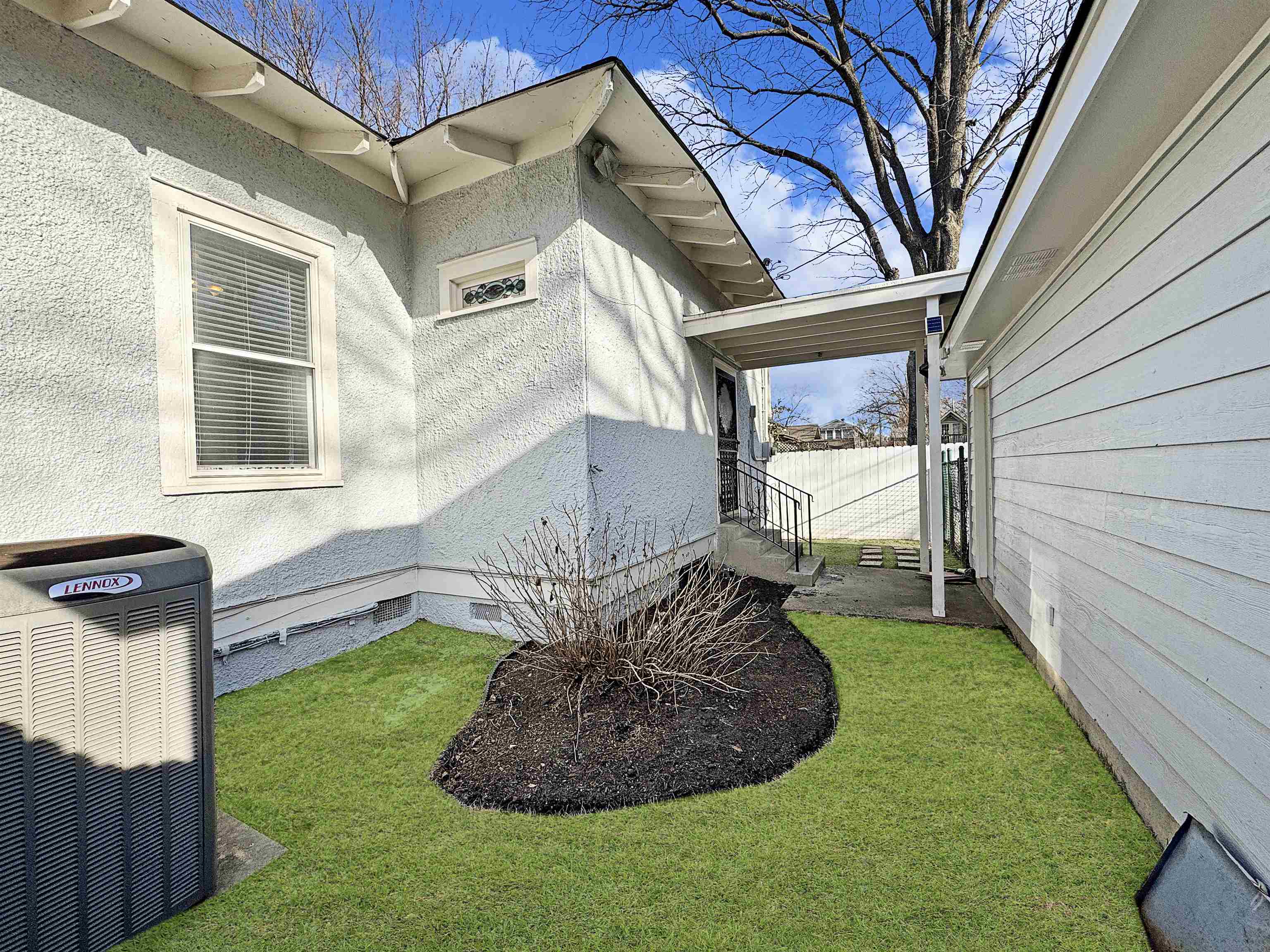 Memphis, Tennessee 38112, United States, 3 Bedrooms Bedrooms, ,2 BathroomsBathrooms,Residential,Active,79937