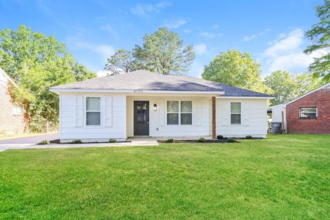 Photo of 4570 NEWTON DR, Memphis, TN 38109 (MLS # 10206034)