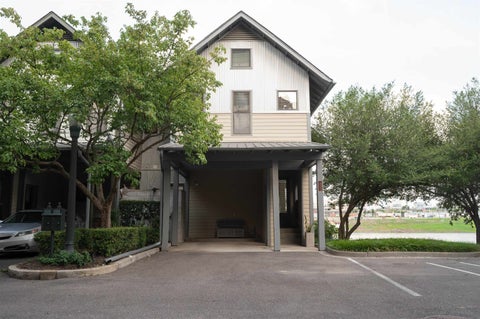Photo of 692 MARINA COTTAGE DR, Memphis, TN 38103 (MLS # 10224941)