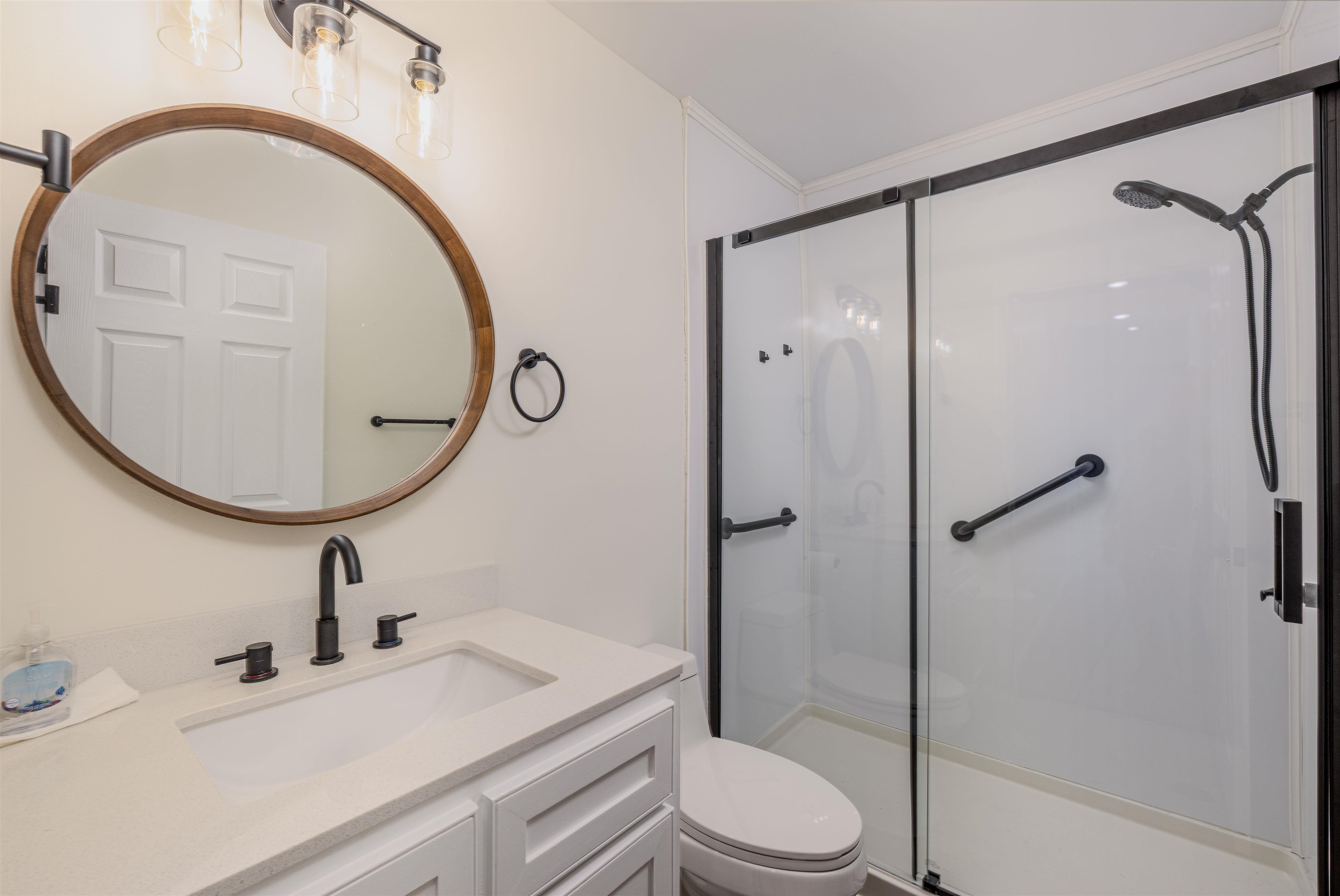 Millington, Tennessee 38053, United States, 2 Bedrooms Bedrooms, ,2 BathroomsBathrooms,Residential,Pending,84023