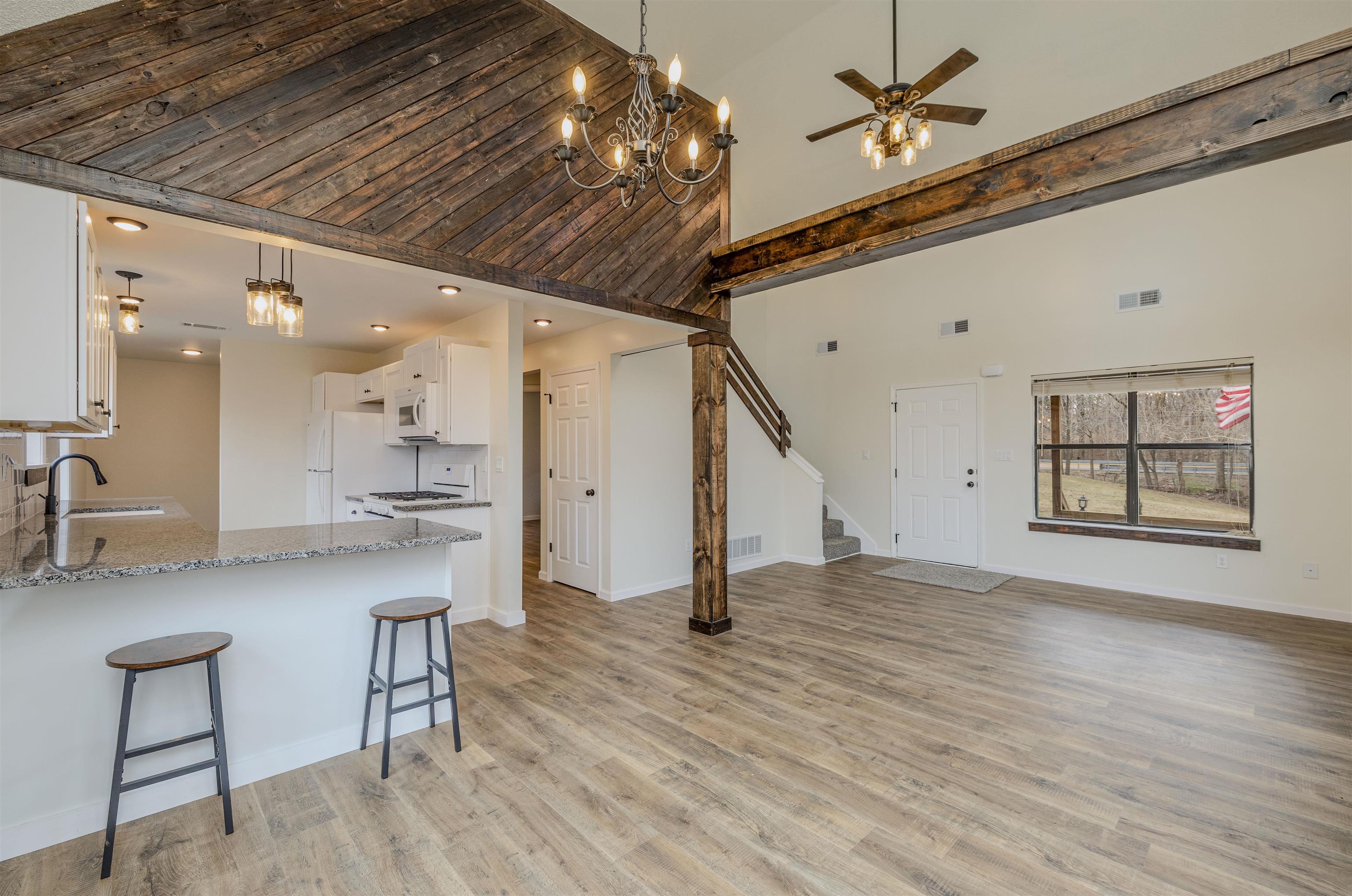 Millington, Tennessee 38053, United States, 2 Bedrooms Bedrooms, ,2 BathroomsBathrooms,Residential,Pending,84023