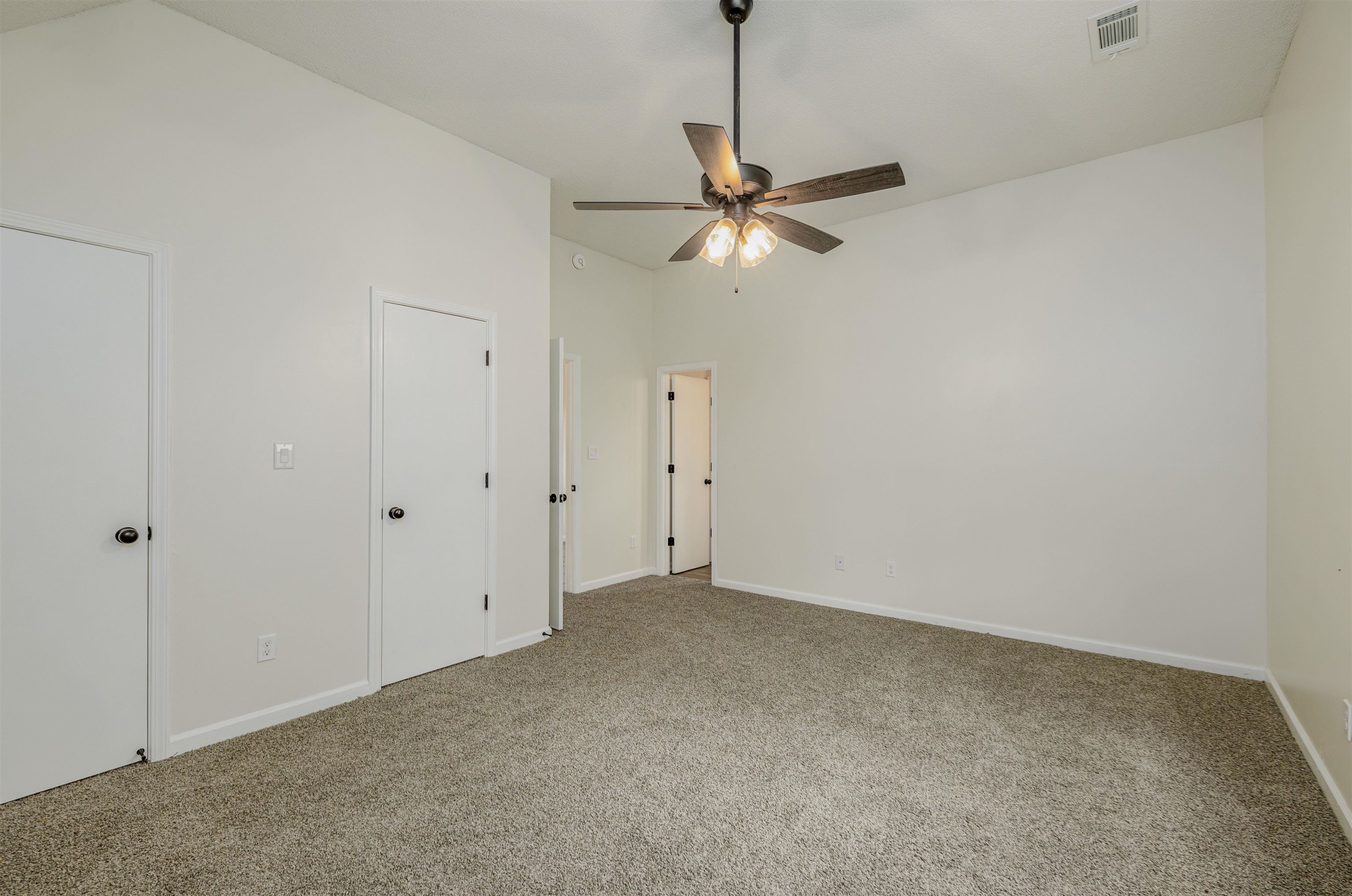 Millington, Tennessee 38053, United States, 2 Bedrooms Bedrooms, ,2 BathroomsBathrooms,Residential,Pending,84023