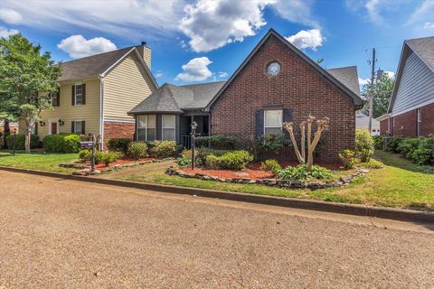 Photo of 1662 RANMAR DR, Memphis, TN 38016 (MLS # 10220270)