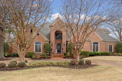 Photo of 1186 LAKE POINT DR E, Collierville, TN 38017 (MLS # 10216821)