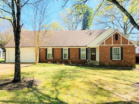 Photo of 7207 POPLAR PIKE RD, Germantown, TN 38138 (MLS # 10207542)