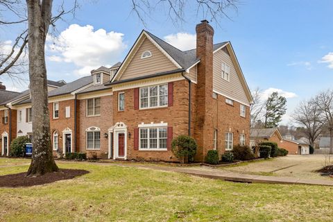 Photo of 1683 KIMBROUGH RD, Germantown, TN 38138 (MLS # 10215557)