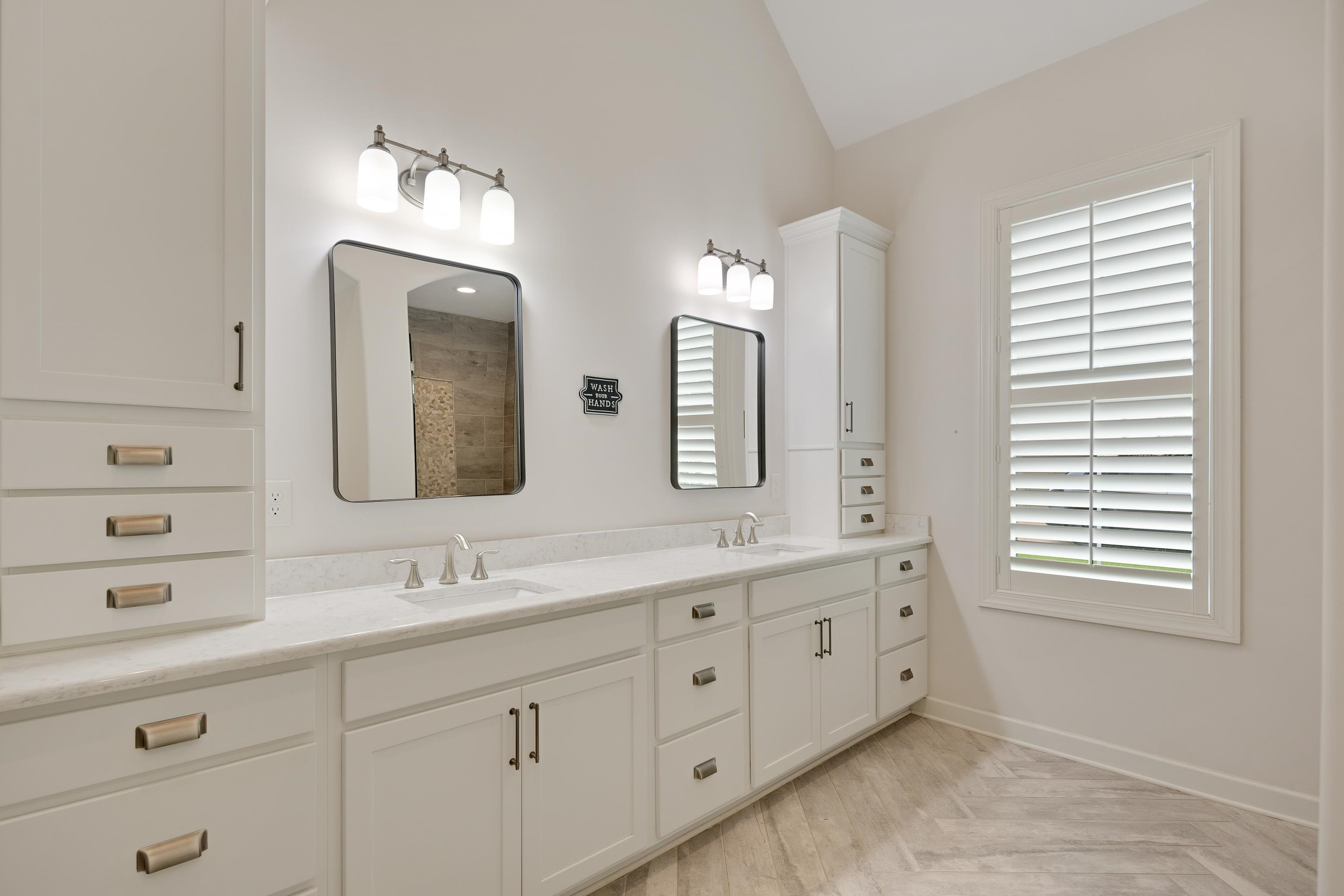 Collierville, Tennessee 38017, United States, 4 Bedrooms Bedrooms, ,4 BathroomsBathrooms,Residential,Active,170335