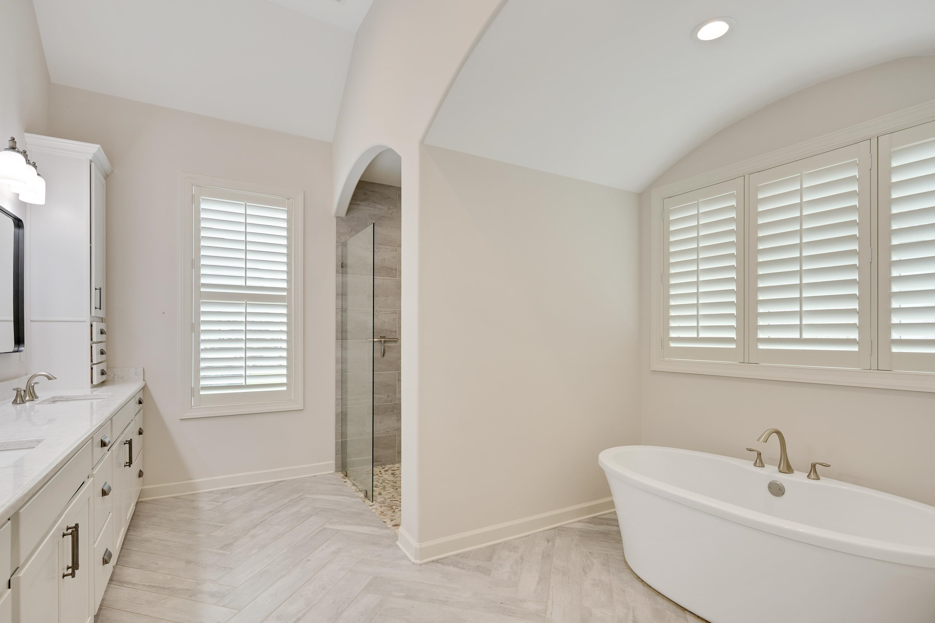 Collierville, Tennessee 38017, United States, 4 Bedrooms Bedrooms, ,4 BathroomsBathrooms,Residential,Active,170335