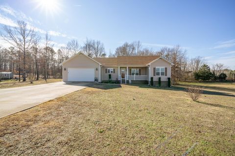 Photo of 211 JIM ALFORD CV, Savannah, TN 38372 (MLS # 10213220)