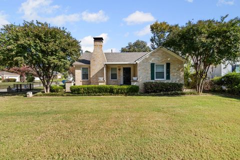 Photo of 386 N HIGHLAND ST, Memphis, TN 38122 (MLS # 10208968)