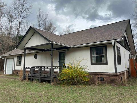 Photo of 1685 FAIRWAY DR, Saulsbury, TN 38067 (MLS # 10216925)
