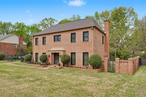 Photo of 1399 POPLAR RIDGE DR, Memphis, TN 38120 (MLS # 10218401)