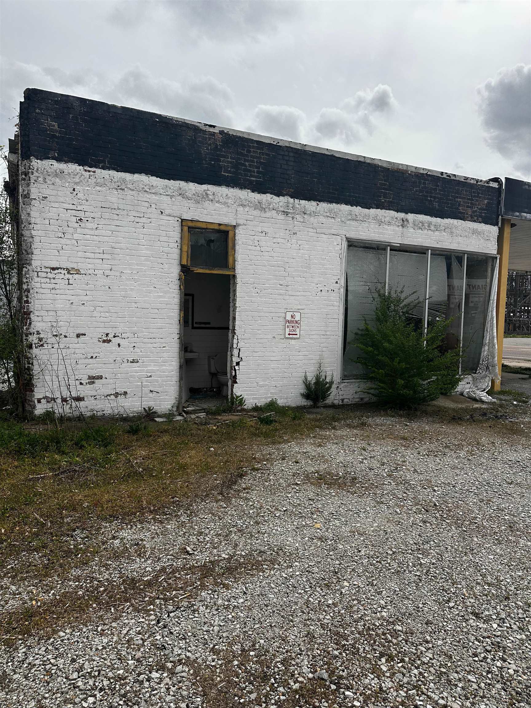 343 W MAIN ST - Photo 4