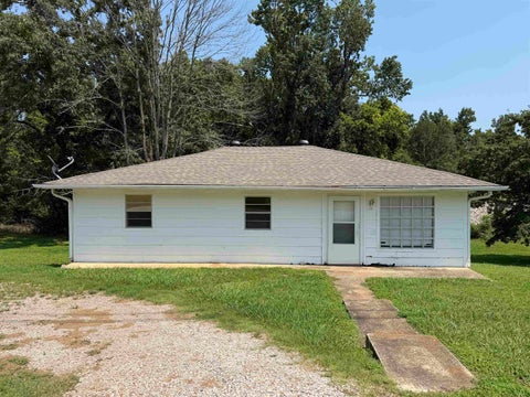 Photo of 510 RIVERSIDE DR, Savannah, TN 38372 (MLS # 10227195)