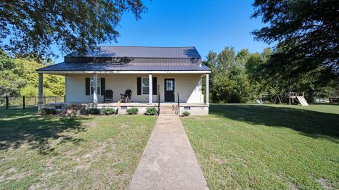 Photo of 1679 WALTON LOOP RD, Covington, TN 38019 (MLS # 10207598)