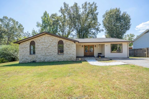 Photo of 480 BARKER DR, Savannah, TN 38372 (MLS # 10230567)