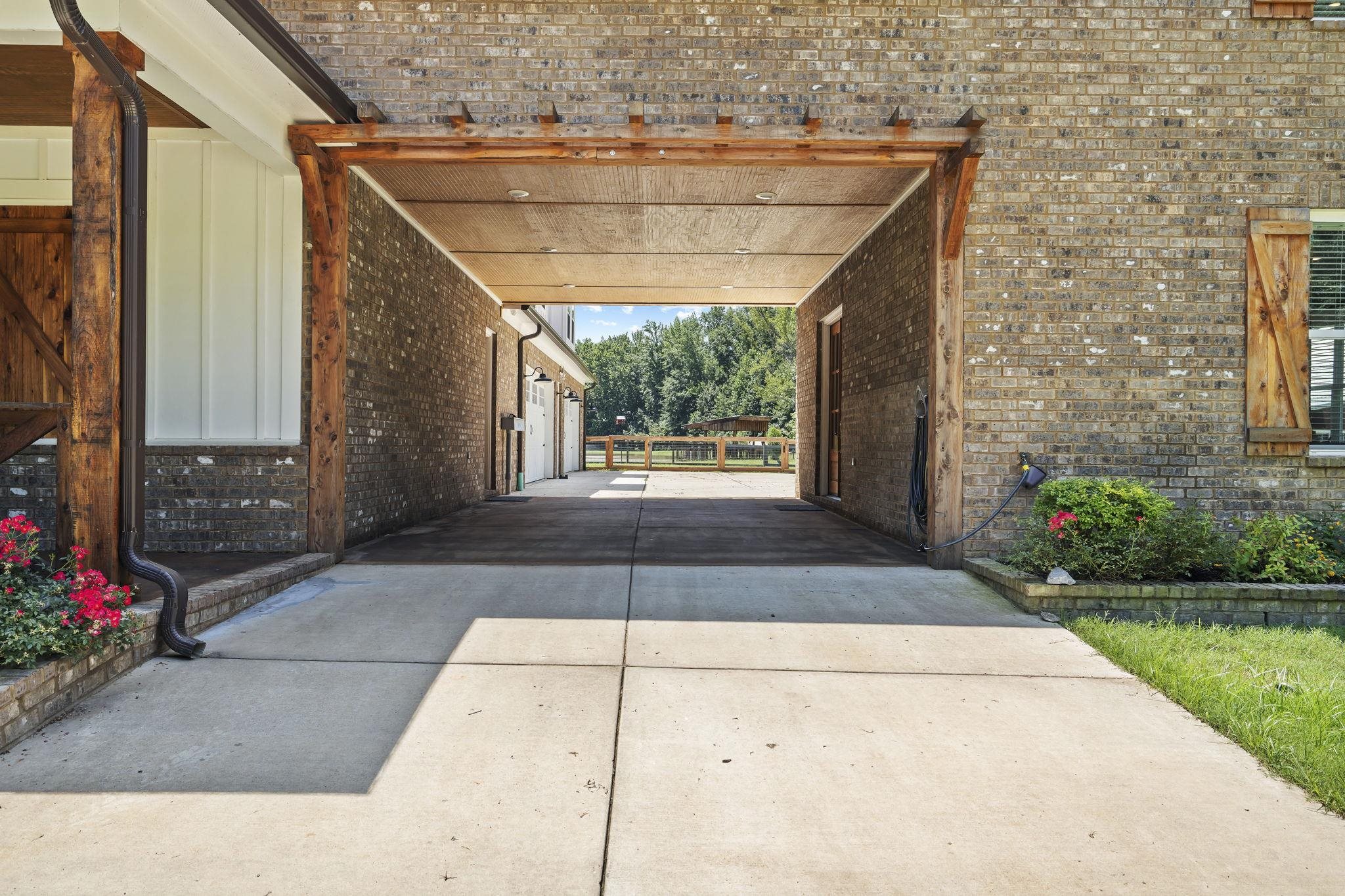 12097 OLD BYHALIA RD