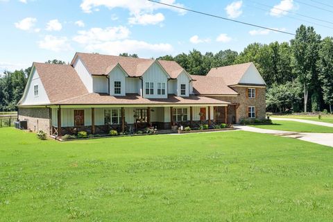 Photo of 12097 OLD BYHALIA RD, Byhalia, MS 38611 (MLS # 10208125)