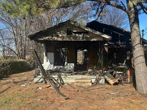 Photo of 2426 HUNTER AVE, Memphis, TN 38108 (MLS # 10214716)