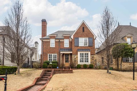 Photo of 3011 OAKLEIGH MANOR LN, Germantown, TN 38138 (MLS # 10215655)