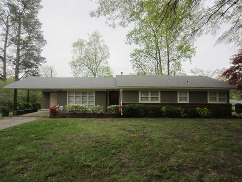 Photo of 4340 MARGUERITE DR, Memphis, TN 38109 (MLS # 10222616)