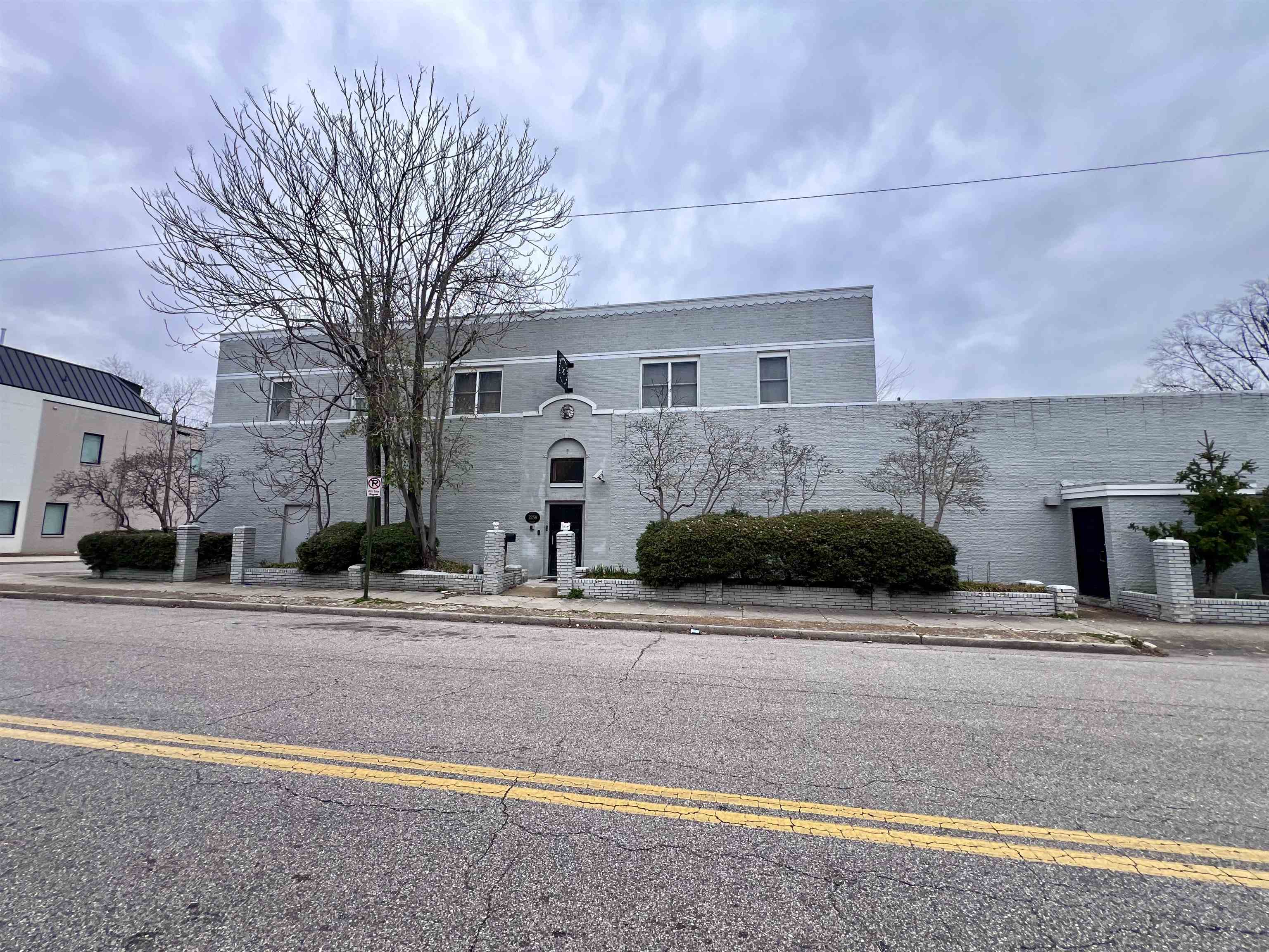 2258 YOUNG AVE