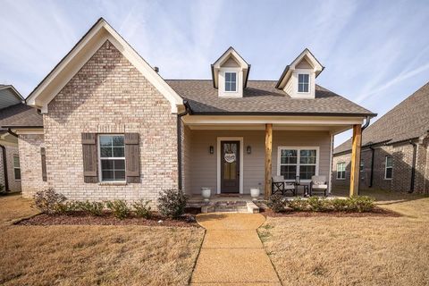 Photo of 3066 MEADOWS WAY, Hernando, MS 38632 (MLS # 10212203)