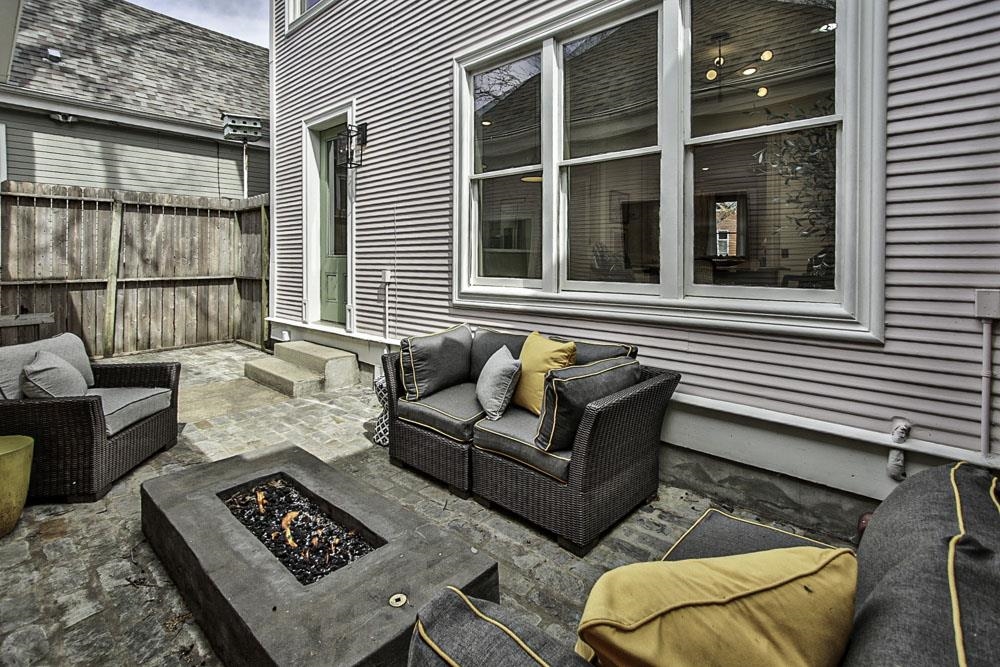 Memphis, Tennessee 38103, United States, 2 Bedrooms Bedrooms, ,3 BathroomsBathrooms,Residential,Active,88353