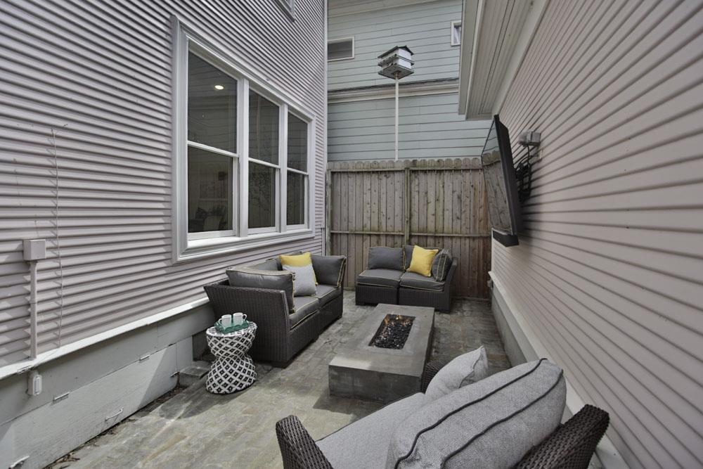 Memphis, Tennessee 38103, United States, 2 Bedrooms Bedrooms, ,3 BathroomsBathrooms,Residential,Active,88353